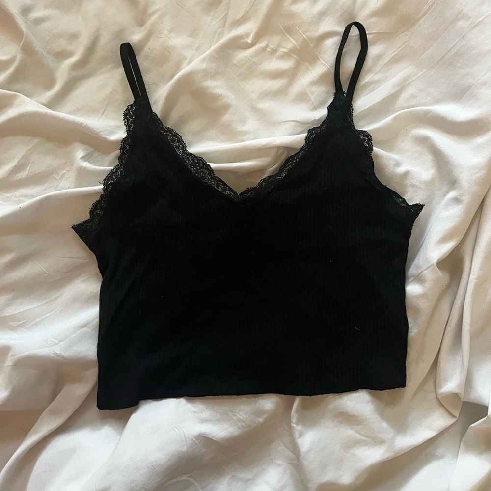 Alya Elegant Black Lace Cami